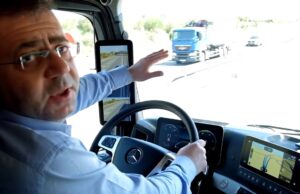 What do have the New Mercedes-Benz Actros and the Boeing passenger aircrafts in common?