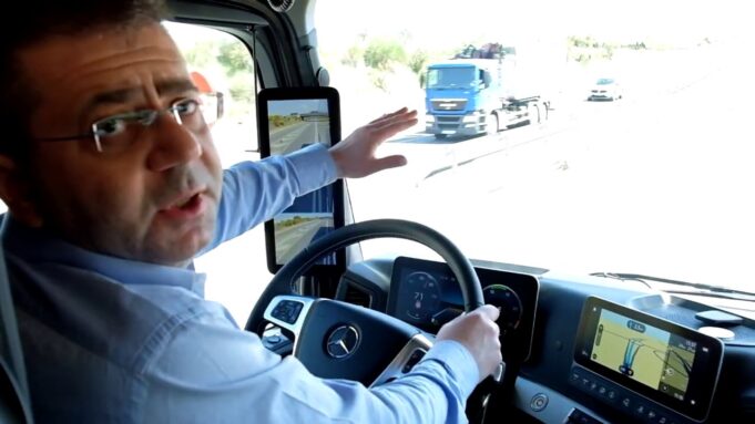 What do have the New Mercedes-Benz Actros and the Boeing passenger aircrafts in common?