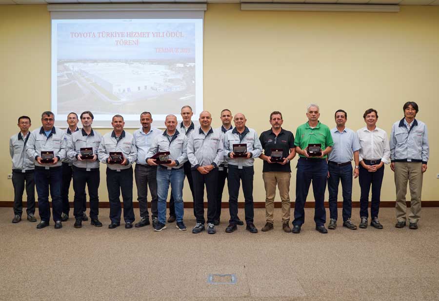 Toyota Otomotiv Sanayi Türkiye, uzun yılların emekleri için çalışanlarına teşekkür ediyor Toyota Otomotiv Sanayi Türkiye,
