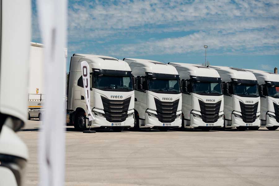 Ares Logistics, 50 adetlik IVECO S-WAY siparişinin 11 adedini teslim aldı IVECO S-WAY