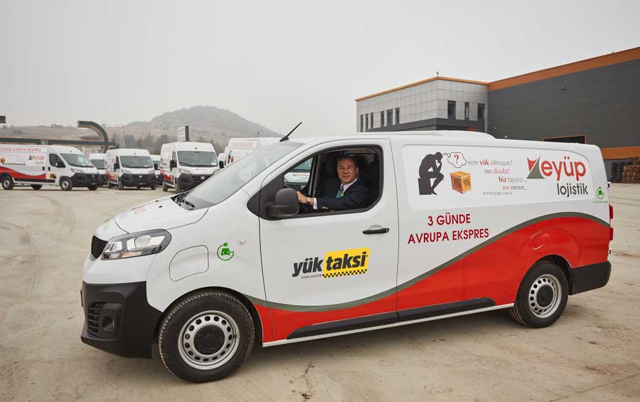 Eyüp Lojistik, yeni uygulamasıyla hava kargoya rakip oldu Eyüp Lojistik Yönetim Kurulu Başkanı Eyüp Bartık