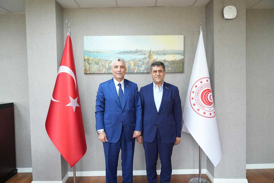und-baskani-serafettin-aras-erenkoy-tasis-basta-olmak-uzere-sektorun-gumruk-gundemlerini-ticaret-bakani-prof-dr-omer-bolat-ile-gorustu UND