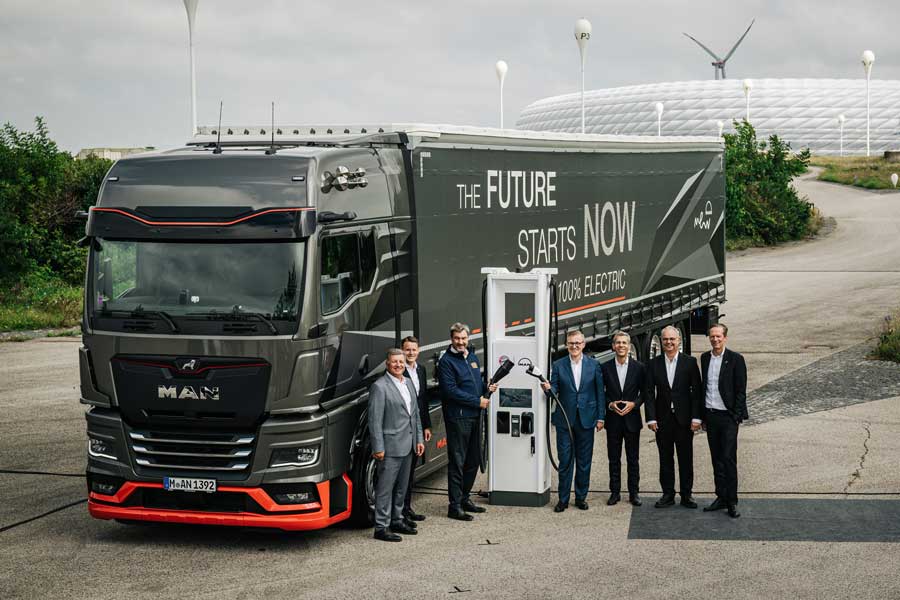 MAN ve FC Bayern Münih, elektrikli kamyon ve otobüsler için halka açık şarj parkı planlıyor MAN Truck & Bus