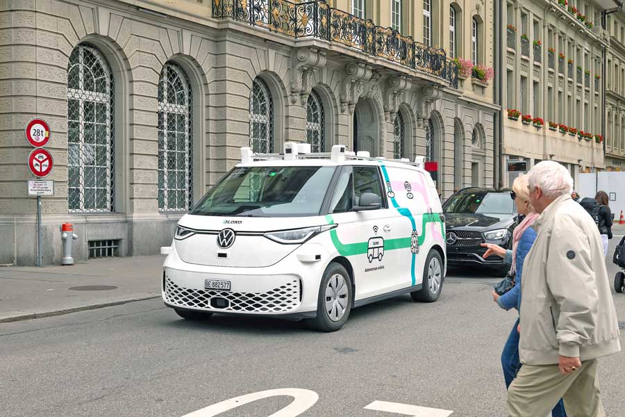 Pioneering L4 autonomous driving commercial vehicle debuts on European capital streets Planzer and LOXO