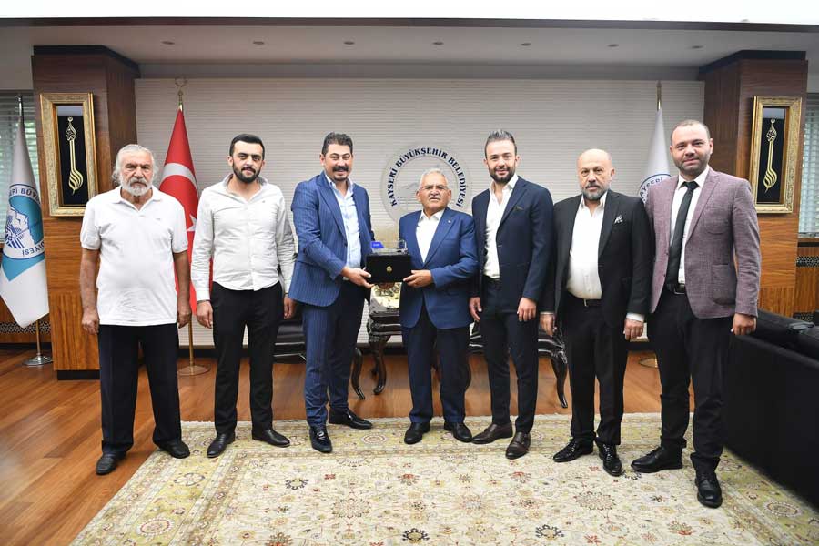 und-heyeti-kayseri-buyuksehir-belediye-baskani-sayin-memduh-buyukkilic-a-nezaket-ziyareti-gerceklestirdi und