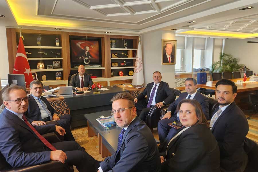 und-baskani-serafettin-aras-ve-yonetim-kurulu-ubak-ve-mevzuat-calistayi-nin-ciktilari-genel-mudur-murat-bastor-ve-ekibiyle-degerlendirdi UND