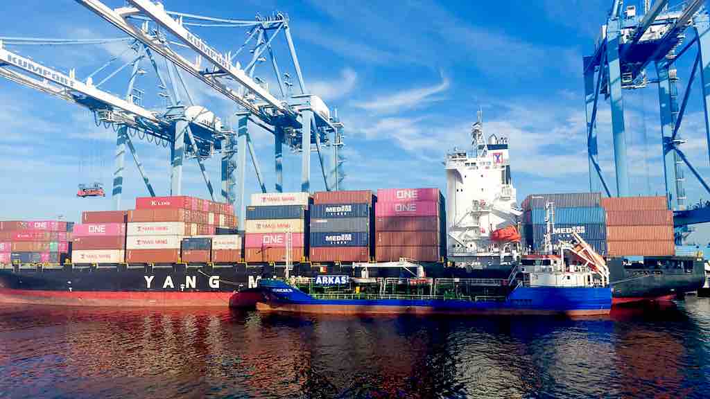 Yang Ming, Arkas Bunker’la yola devam dedi Arkas Bunker