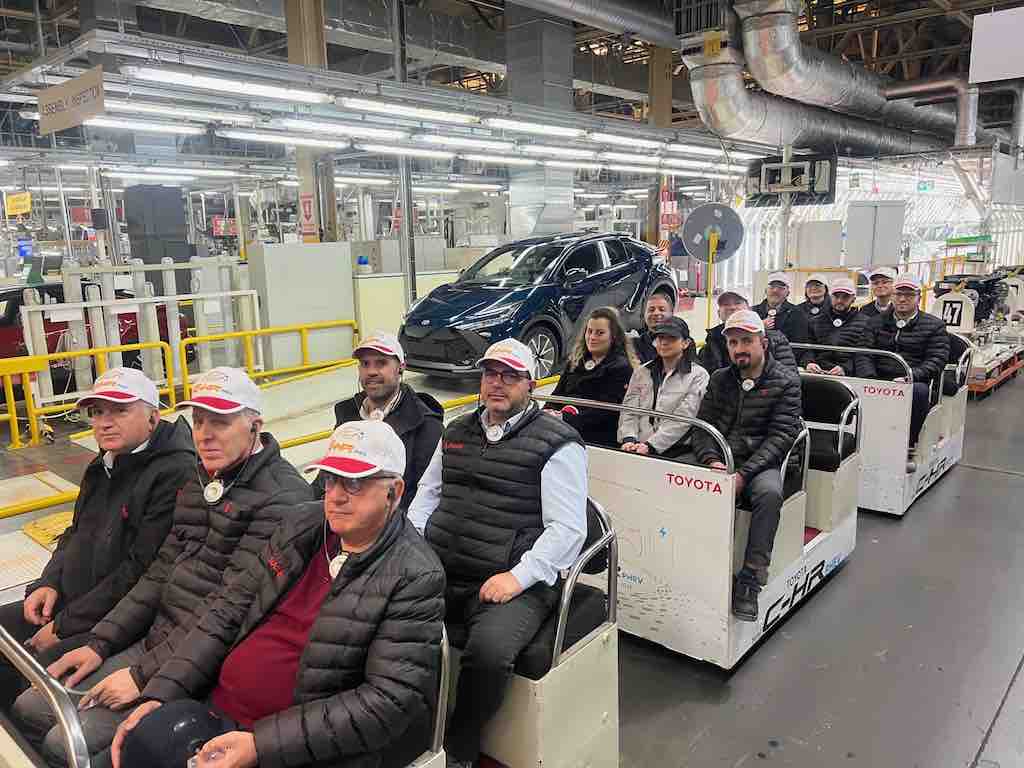 Toyota Otomotiv Sanayi Türkiye’den ‘Önce Bağış Sonra Fabrika Turu’ projesiyle üç STK’ya destek Toyota Otomotiv Sanayi Türkiye