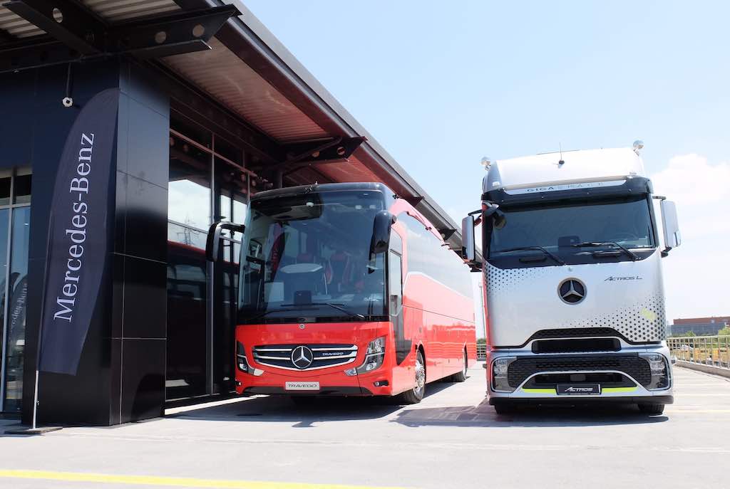 Mercedes-Benz Türk bayi ve yetkili servis ağı, kamyon ve otobüse özel hizmet yapılanmasına geçiyor Mercedes-Benz Türk bayi yapılanması