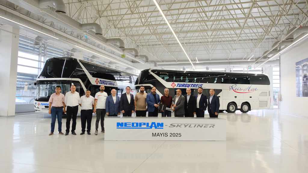 MAN, Türkiye’deki ilk çift katlı otobüs teslimatını Turgutreis Group Turizm’e yaptı NEOPLAN Skyliner