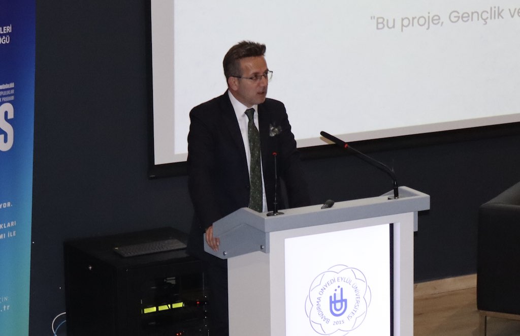UND, Bandırma On Yedi Eylül Üniversitesi Lojistik Topluluğu ve Uluslararası Ticaret Topluluğu işbirliğiyle düzenlenen LOGITRADE 2025 zirvesine katıldı UND