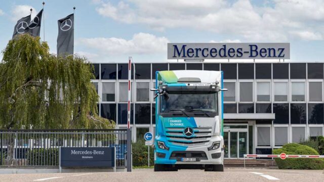 MB_CTT_001 Mercedes-Benz Custom Tailored Trucks