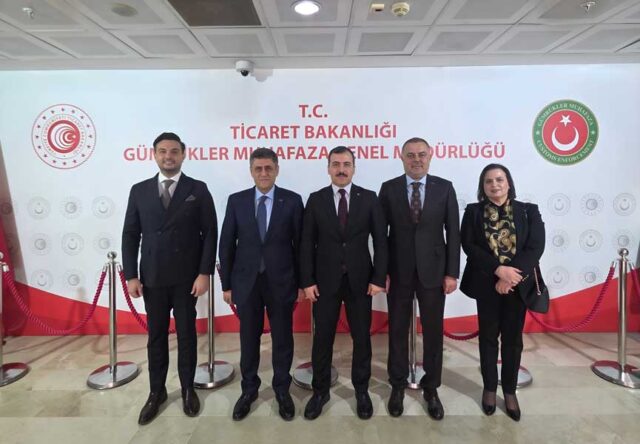 und-baskani-serafettin-aras-ve-yonetim-kurulu-gumrukler-muhafaza-genel-muduru-recep-kosal-ve-ekibi-ile-sektor-gundemlerini-gorustu UND