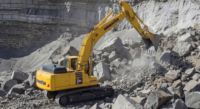 Komatsu PC390LC-11
