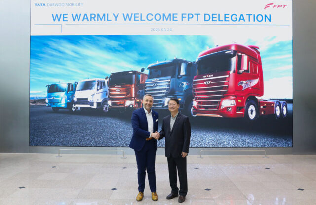 FPT_Tata_Daewoo_Mobility Iveco Group Güç Aktarma Organları İş Birimi Başkanı Sylvain Blaise ve Tata Daewoo Mobility CEO'su ve Başkanı TS Kim