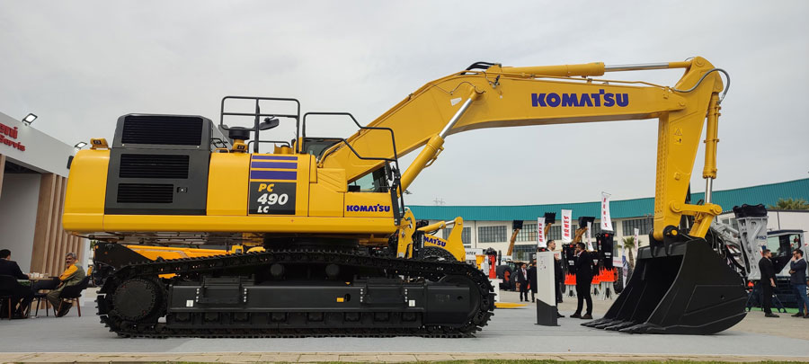 Komatsu PC490LC