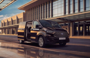 Ford Türkiye, Tourneo Custom modelinin yeni 9+1 koltuk seçeneğini pazara sunuyor Ford Tourneo Custom 9+1