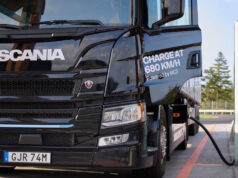 Scania, ağır taşımacılık için Megawatt Şarj Sistemi ile araçtan şebekeye enerji aktarımında öncülük ediyor Scania