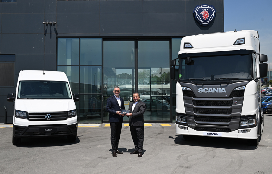 Evolog Yönetim Kurulu Başkanı Barış Talay ve Doğuş Otomotiv Scania Satış Müdürü Bayazıt Canbulat