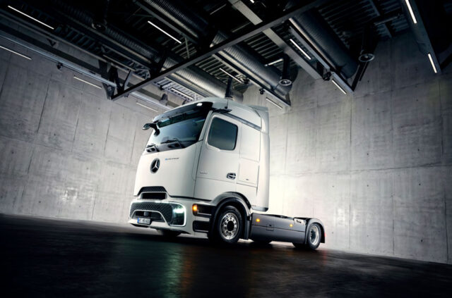 Mercedes-Benz eActros Lowliner