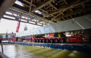 Mammoet completes second major bridge replacement at Amsterdam Centraal Station Mammoet