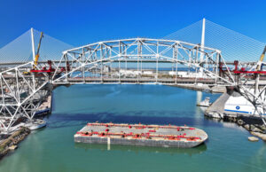 Successful removal of historic US 181 Harbor Bridge center span Mammoet