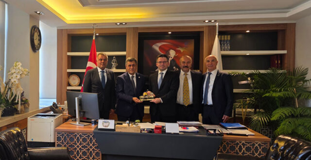 und-baskani-serafettin-aras-ve-yonetim-kurulu-yeni-atanana-ulastirma-hizmetleri-duzenleme-genel-muduru-dr-caglar-tabak-ile-sektorun-oncelikli-gundemlerini-masaya-yatirdi-19098-1 UND