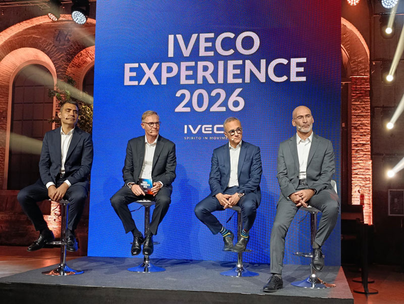 Iveco Group CEO'su Olof Persson, Kamyon İş Birimi Başkanı Luca Sra, Teknoloji ve Dijitalden Sorumlu Başkan Marco Liccardo ve Kalite ve Operasyonlardan Sorumlu Başkan Domenico Nucera