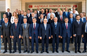 UND Başkanı Şerafettin Aras ve Heyeti, Kapıkule’de sınır geçişlerindeki tıkanıklıkları Bakan Yardımcısı Uçarmak ve Bulgaristan Gümrük İdaresi ile görüştü UND