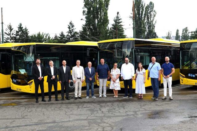Anadolu_Isuzu_Balkanlar_Faaliyetlerini_Bosna_Hersek_Teslimatiyla_Su'rdu'ru'yor_1_102849419 Anadolu Isuzu