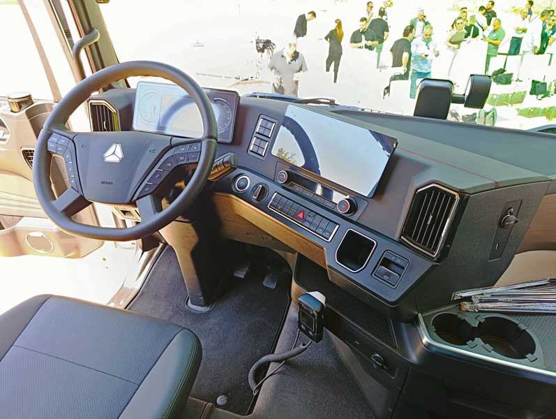 SITRAK C7H 4x2 çekici