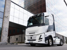 Volvo, 100. yıl dönümünü kutlamak için özel üretim bir kamyon sunuyor Volvo 100. Yıl Özel Serisi