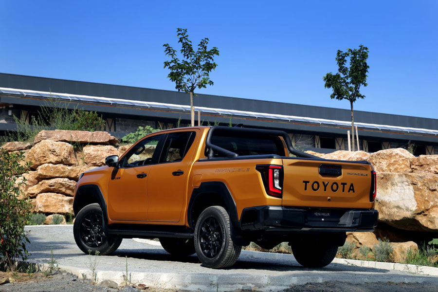 Yeni Toyota Hilux