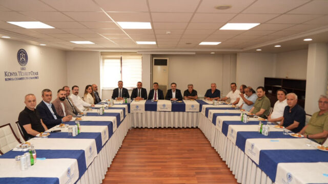 und-onculugunde-nitelikli-surucu-egitimleri-konya-da-yeni-mezunlarini-verdi-21275-2 UND