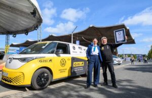 World record with the ID. Buzz: Around the world all-electric – and then through inspection without a single complaint ID. Buzz World Tour