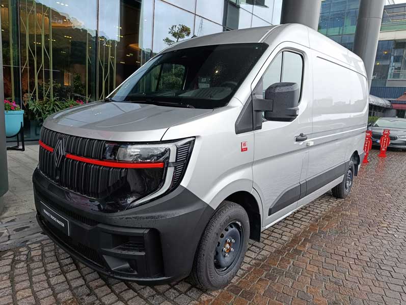 Renault Trucks Master Red Editio
