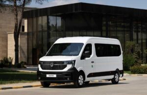 Renault Master Minibüs ve Master Kamyonet’in yeni açık kasa seçeneği kullanıcılarla buluşuyor Renault Master Minibüs