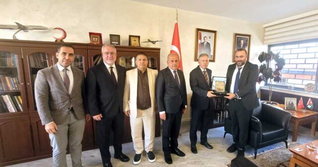 und-heyeti-turkiye-nin-amman-buyukelciligini-ziyaret-etti-21465 UND