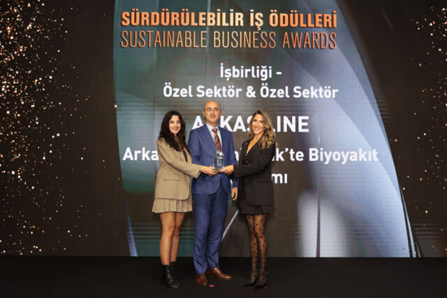 Birce-Dinc_Umut-Rifat-Tuzkaya_Serra-Tukel Arkas Line