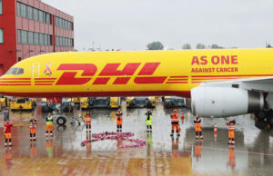 DHL Group’un pembe kurdele logolu Boeing 757 uçağı meme kanseri farkındalığı için İstanbul’a geldi DHL Group