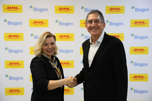 DHL Supply Chain Türkiye Genel Müdürü Buket Cox ve Biogen Türkiye Ülke Müdürü Ömer Faruk Arslan