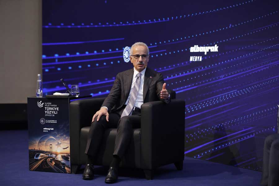Ulaştırma ve Altyapı Bakanı Abdulkadir Uraloğlu