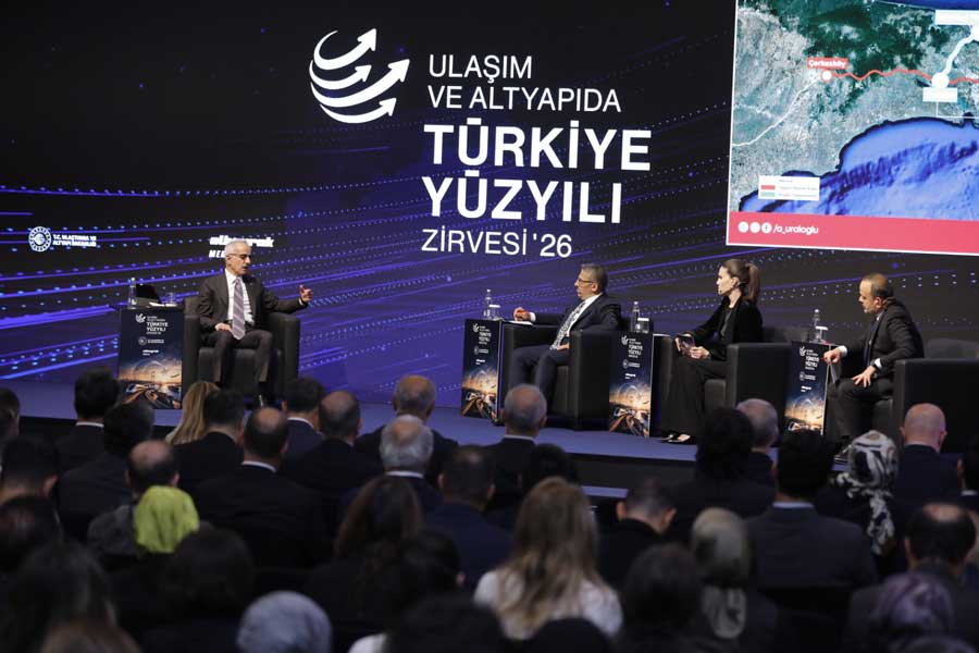 Ulaştırma ve Altyapı Bakanı Abdulkadir Uraloğlu