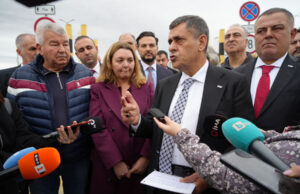 UND Başkanı Aras: “Sürücü turist değildir, sürücünün yolunu kesmek, ticareti durdurmaktır!” UND