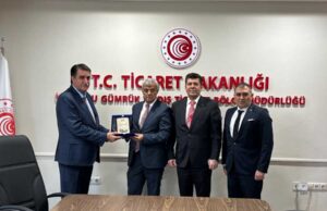 UND’den İpekyolu Dış Ticaret Bölge Müdürü’ne ve Erbil Ticaret Ataşesi’ne teşekkür plaketi UND