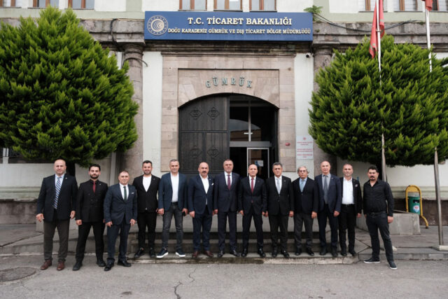 und-heyetinden-dogu-karadeniz-gumruk-idarelerine-ziyaret-21480-2 UND